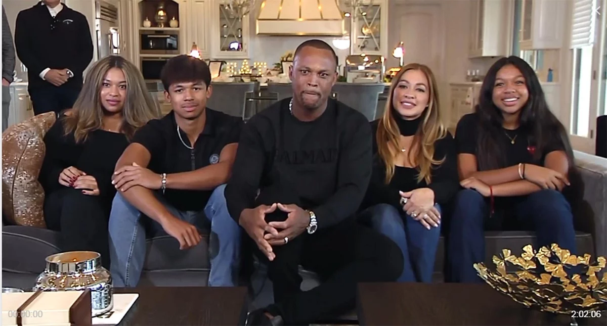 ADRIAN BELTRE y Familia.