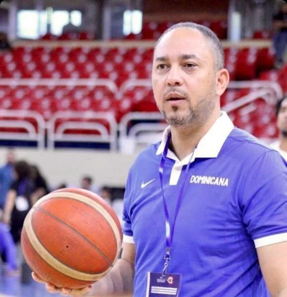 Néstor David Díaz, nombrado dirigente de la selección nacional de baloncesto para el AmeriCup 2024-25