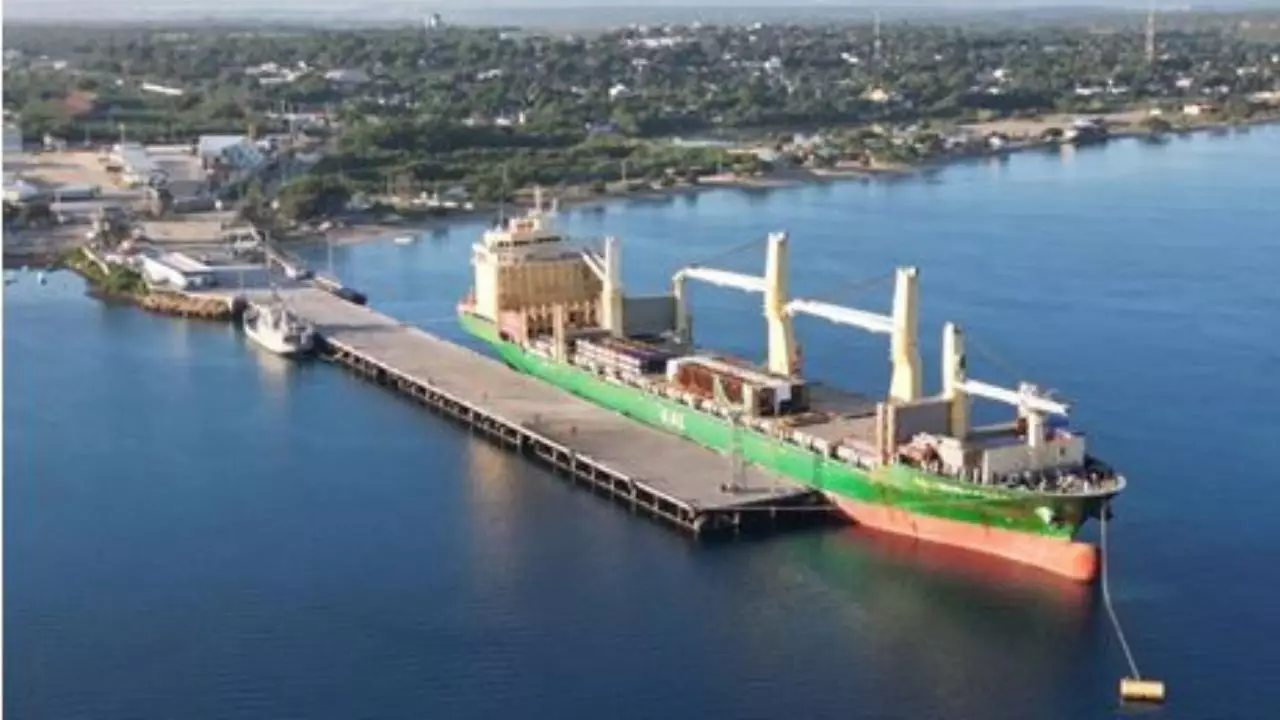 Nuevo-muelle-del-puerto-de-Manzanillo-recibe-los-primeros-tres-barcos