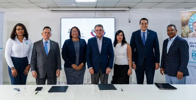 Joanna Figueroa, Tim Tuccelli, Katia Margarita García, Pedro Brache, Christy Luciano, Elías Dinzey y Wenceslao Soto.