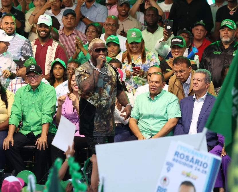 Durante la actividad llamaron a votar por Guzmán.