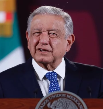 López Obrador dice que lo privado vuelve a ser público tras comprar 13 plantas a Iberdrola