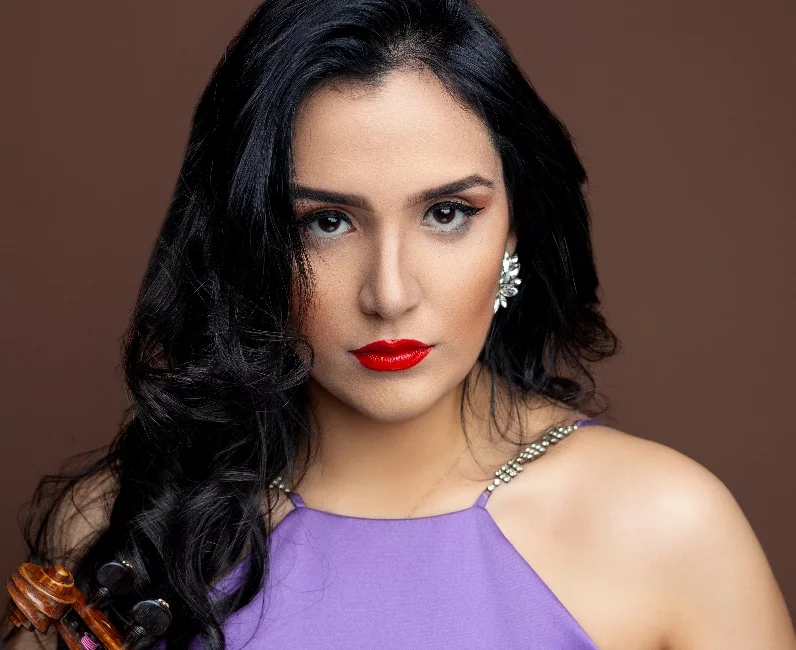La violinista Aisha sigue cosechando éxito internacional.