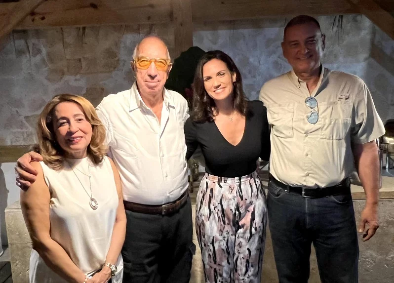 Denise Reyes, Gianni Paggiarin, Stephanie Balmir y Gary Hurtado.