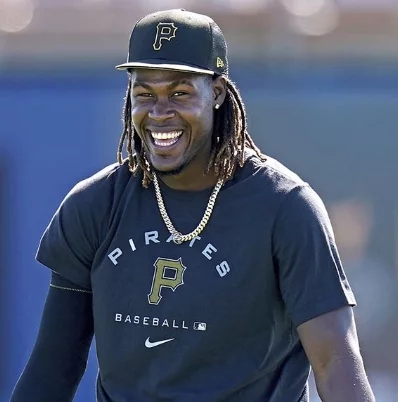 Oneil Cruz está muy alegre en los entrenamientos Piratas.