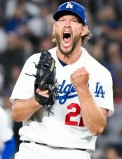 Clayton Kershaw tiene récord de 210-92 y efe de 2.48.