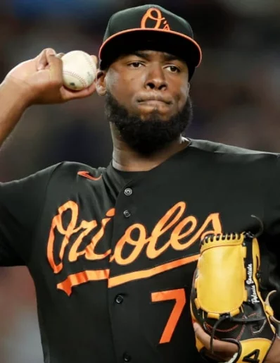 Félix Bautista estaría listo para lanzar temporada  2025. ap