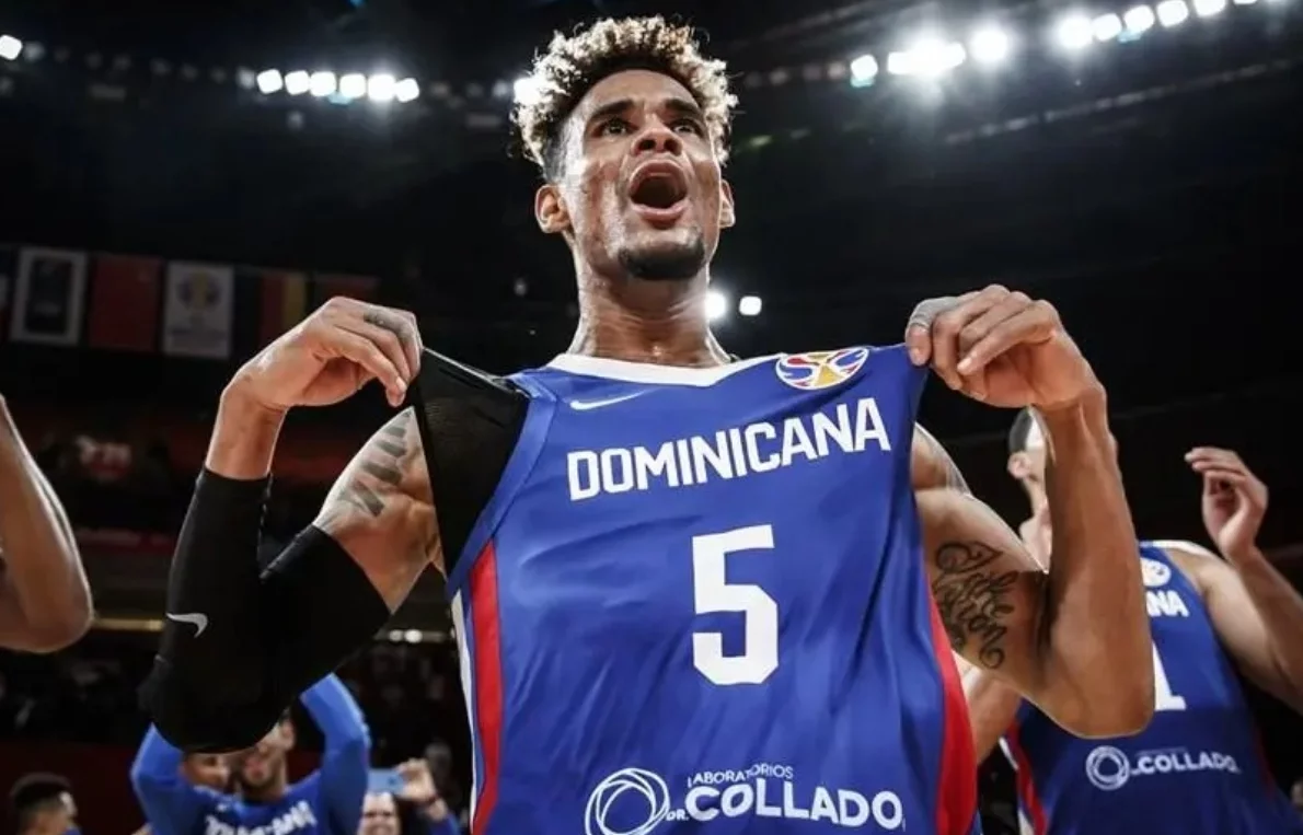 El capitán Víctor Liz figura entre los convocados para  entrenamientos del equipo.   Archivo