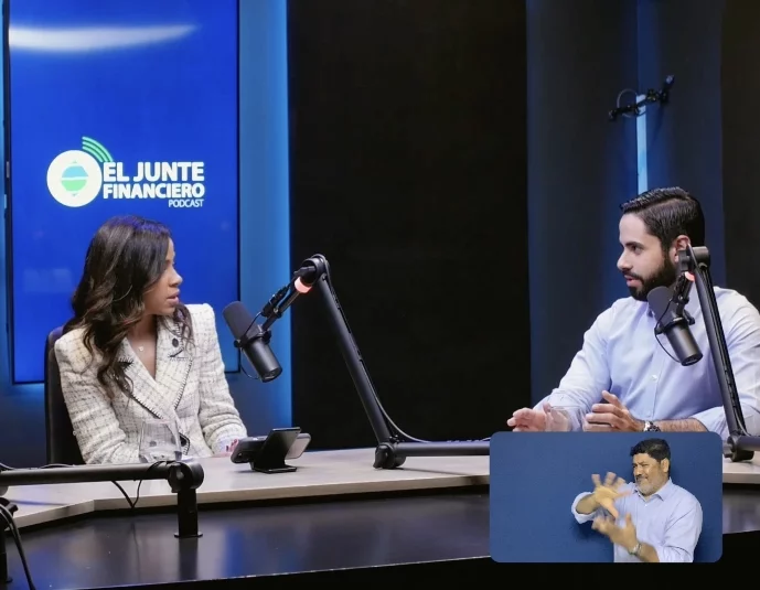 Talentos que participan en el podcast.