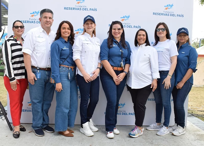 Lilian  García, José Rodríguez, Mairobi González, María Isabel Pérez, Aseret Roque, Mayi de Jesús, Mariella Saint Amand y Petra Núñez.