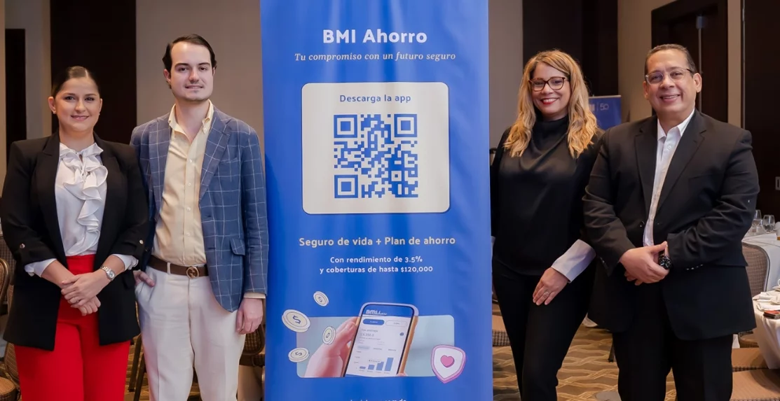 Laura Mora, Cayetano Ortiz, Verónika  Ramírez y Efrén Ortiz.