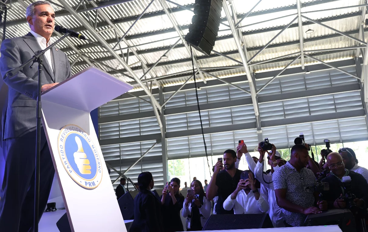 El presidente Luis Abinader Corona mientras encabezaba la eucaristía. ELIEZER TAPIA.