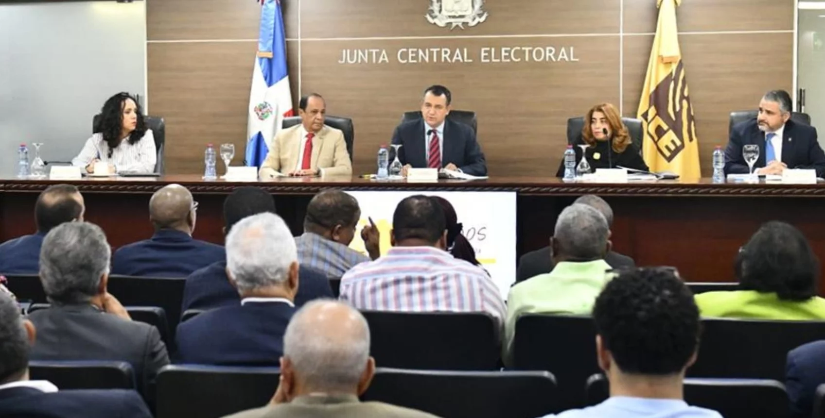 La JCE dio por concluido el cómputo electoral destacando la participación femenina en el proceso. archivo