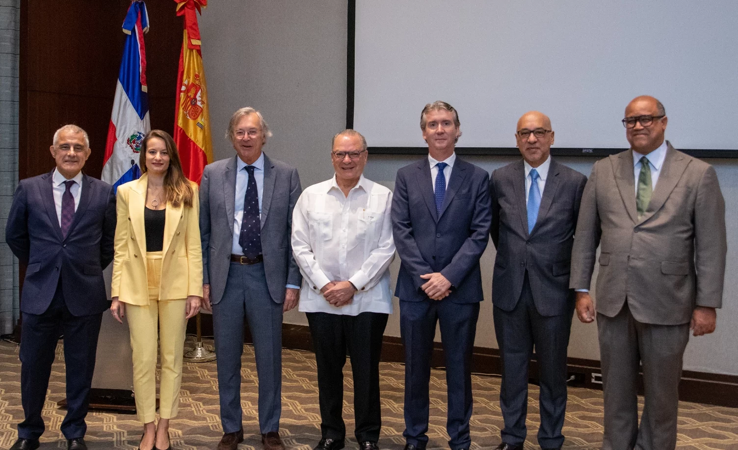 Jesús María Silva Sánchez, Clara Fernández, Antonio Pérez Hernández, Frank Rainieri , Ricardo Felip, Aníbal de Castro y Miguel Valerio.