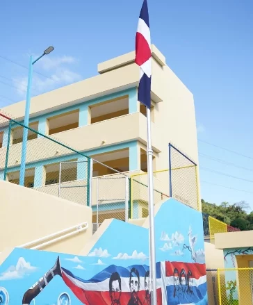 Escuelas usadas   en   votación darán clases virtuales.