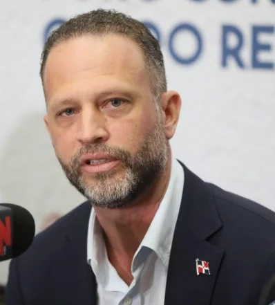Daniel Peña, de Aduanas.
