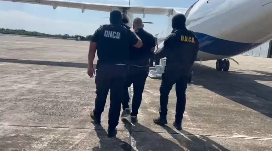 Extradicción