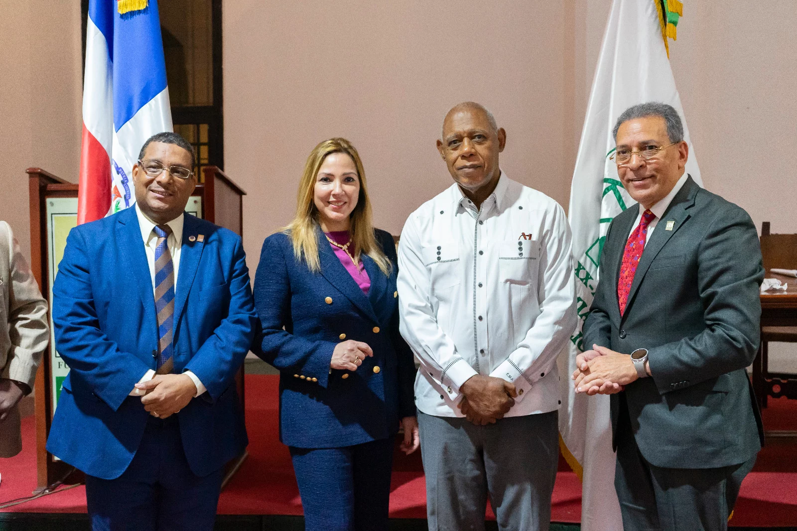Modesto Cruz, Kathleen Martínez, Eleuterio Martinez y Osisiris de Leon