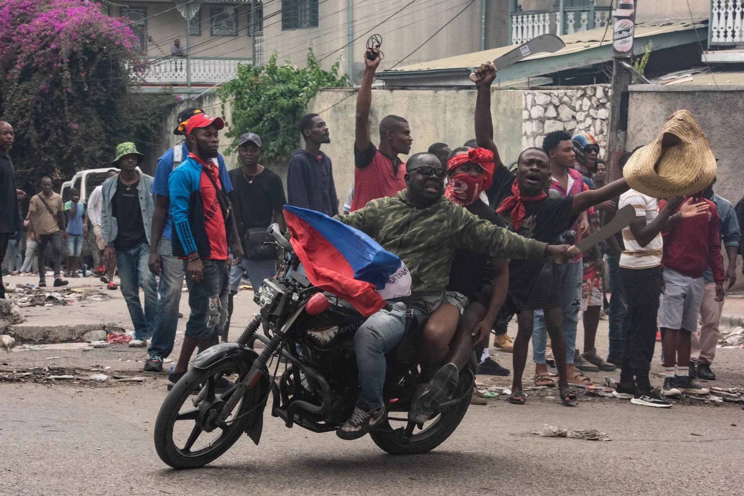 Al menos un muerto durante las protestas violentas en numerosas ciudades de Haití