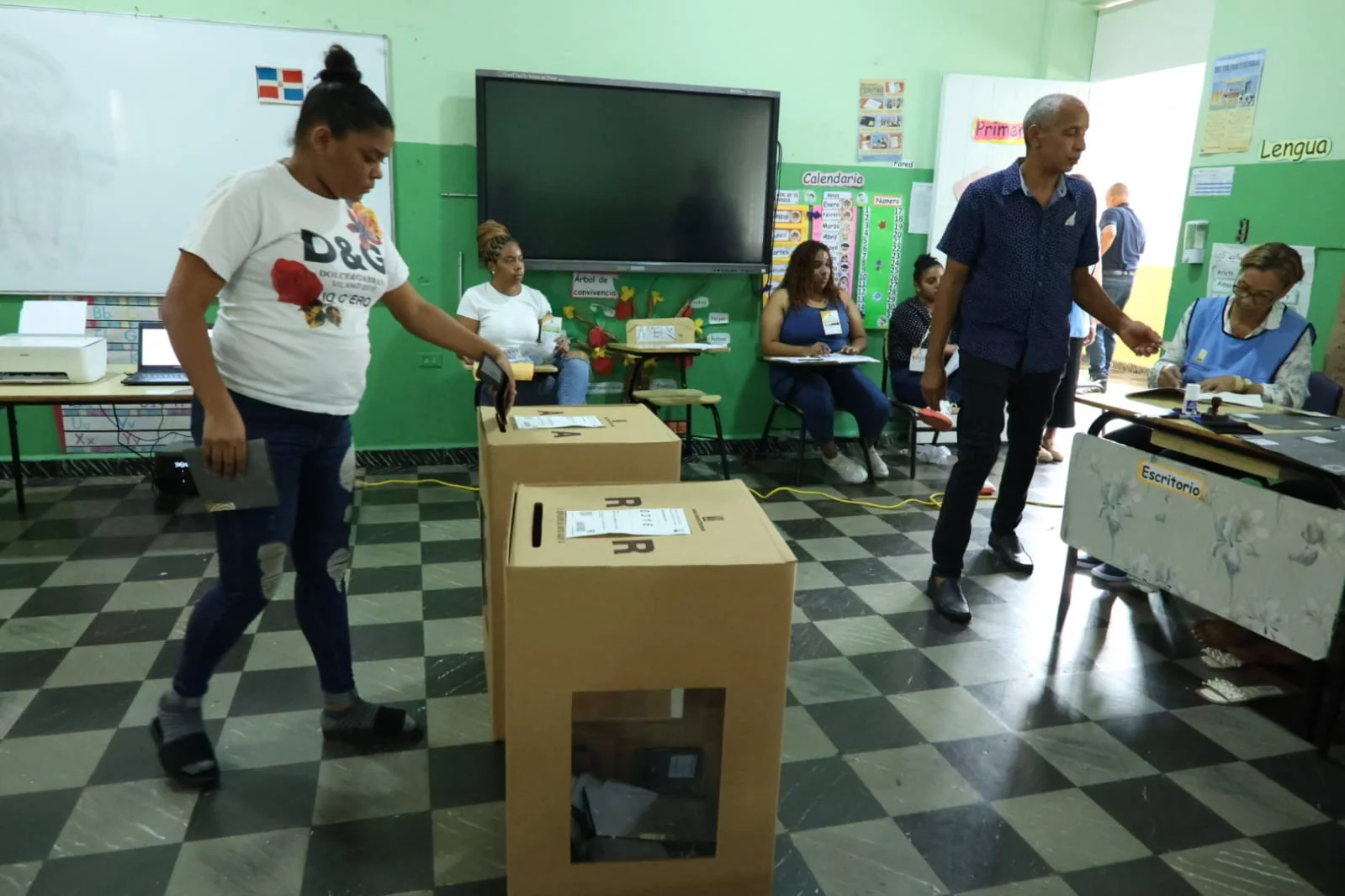votando