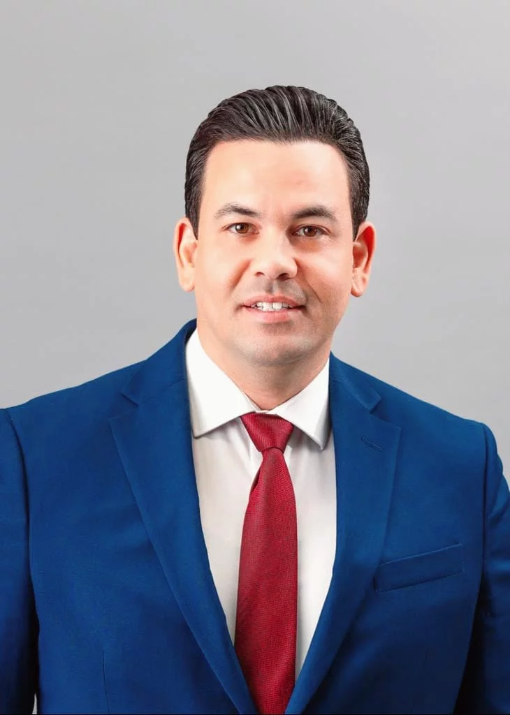 José Hernández.