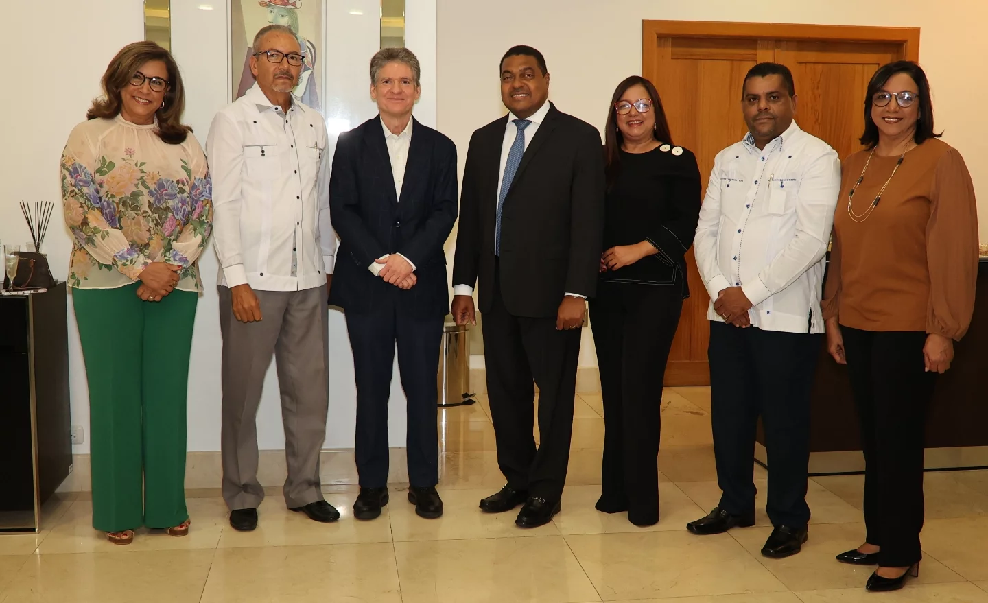 Gema Hidalgo, Miguel Febles, José Alfredo Corripio,   José P. Monegro, Ángela Medina  de Monegro, Gilson Castro e Ivelisse Pichardo.