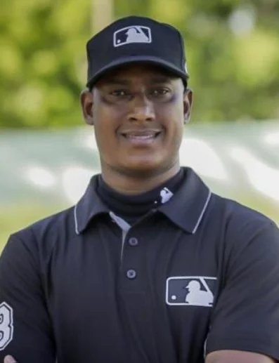 Ramón Ferrer, primer árbitro dominicano en la MLB.