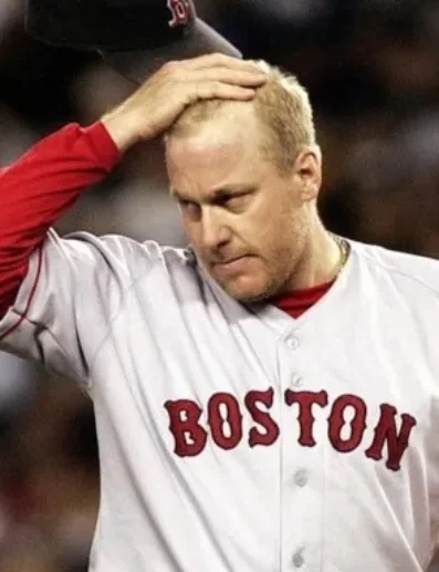 Curt Schilling ayudó a Boston a ganar dos campeonatos.  AP