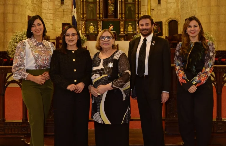 Johanny Polanco, Carol Mueses, Mirna Pimentel, Juan Tomás y Elizabeth Fondeur.