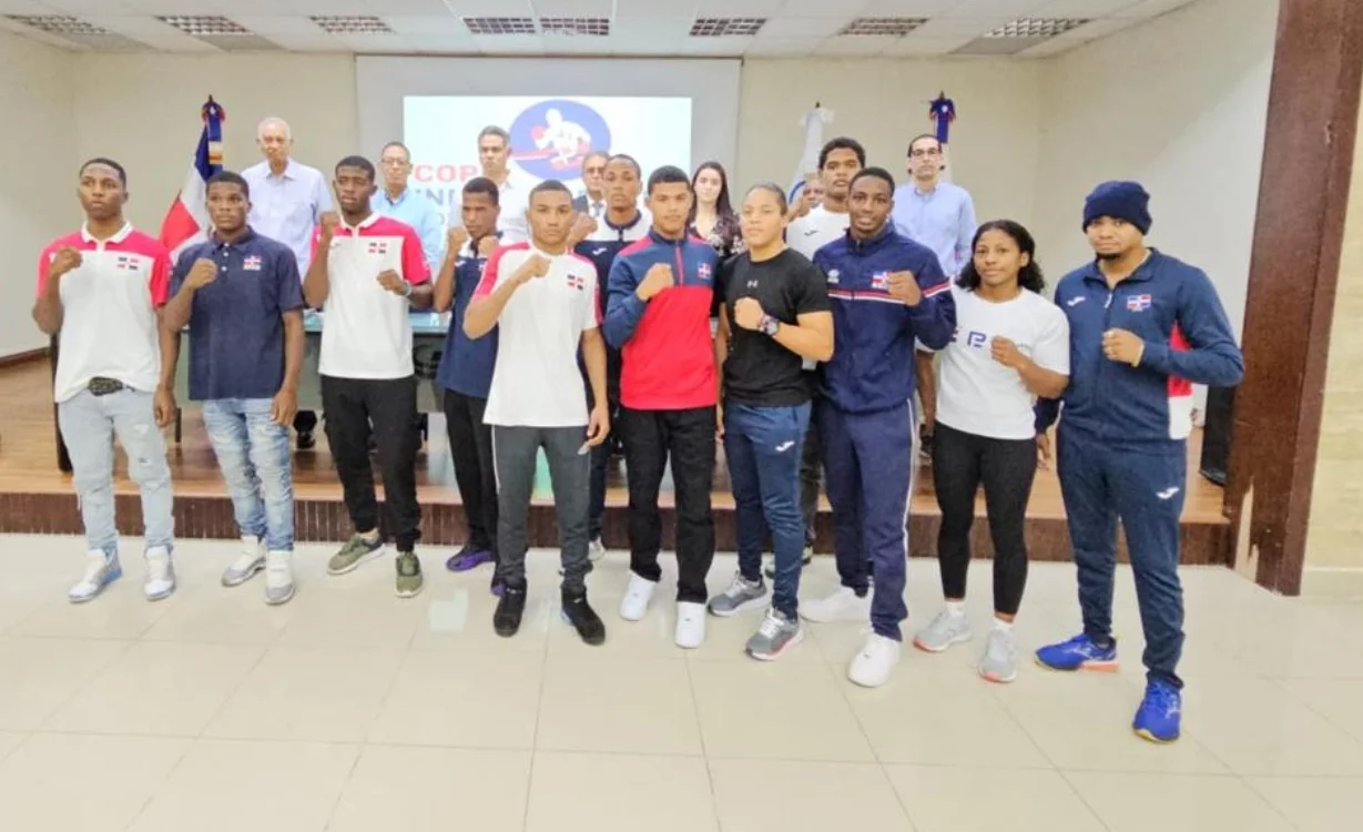 Parte de los boxeadores dominicanos que participarán en la Copa Independencia.