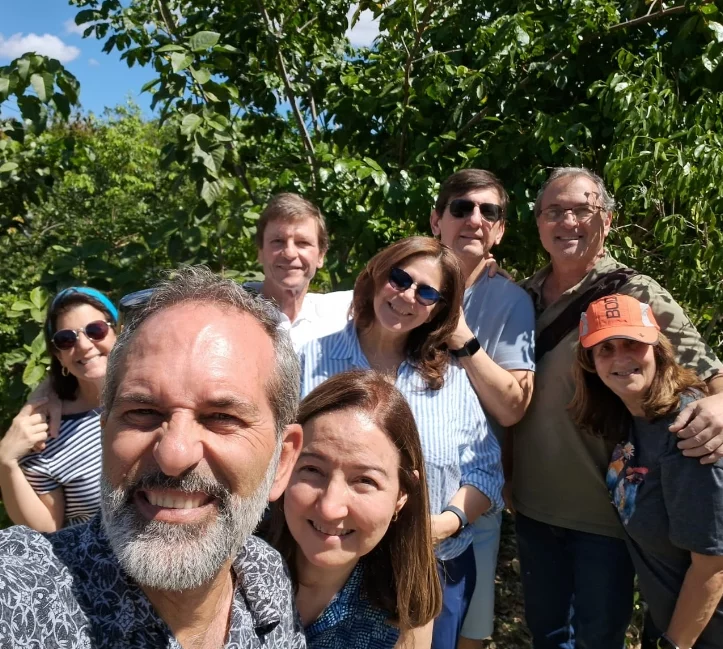Miembros de la directiva de Fundación en el Bosque Miyawaki de Santiago.