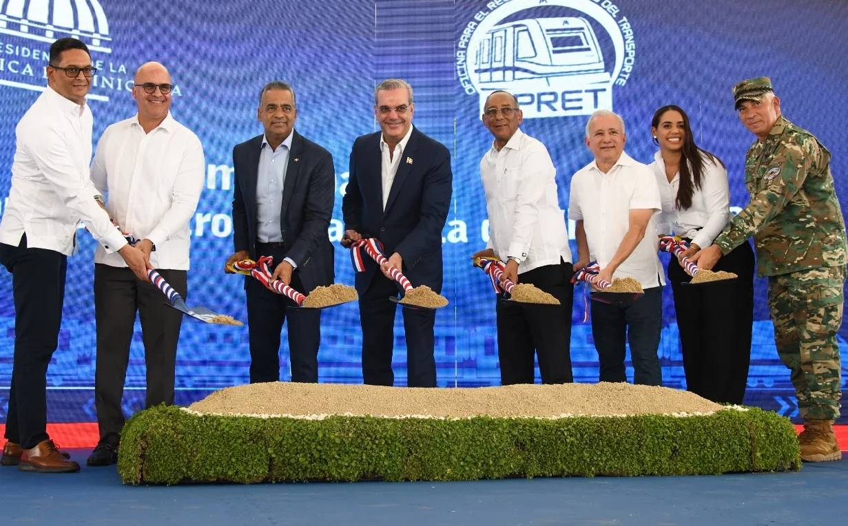 El presidente Luis Abinader encabezó el acto protocolar de inicio de la obra.  AELIEZER TAPAIA