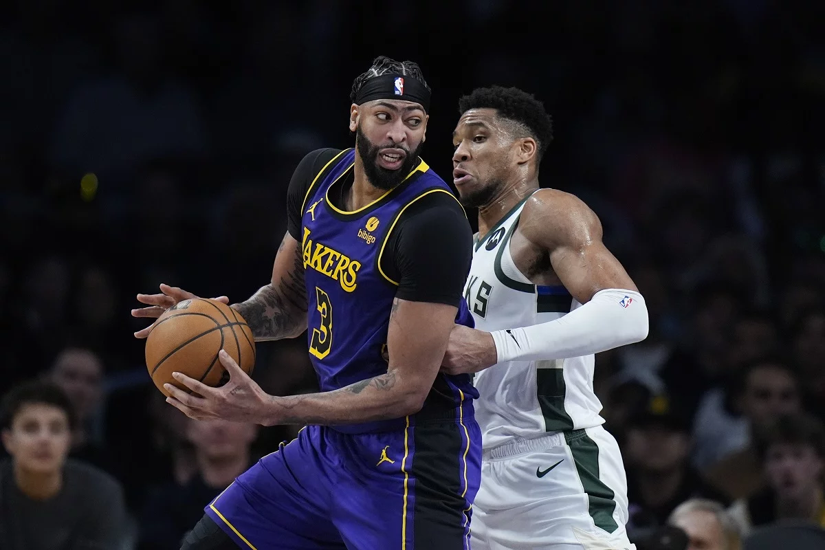Bucks Lakers Basketball