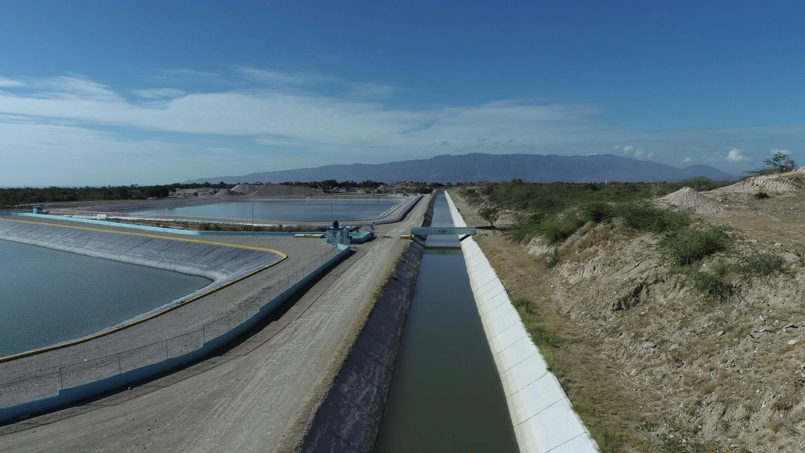 Foto 1. Canal Ysura en proyecto agrícola Azua II