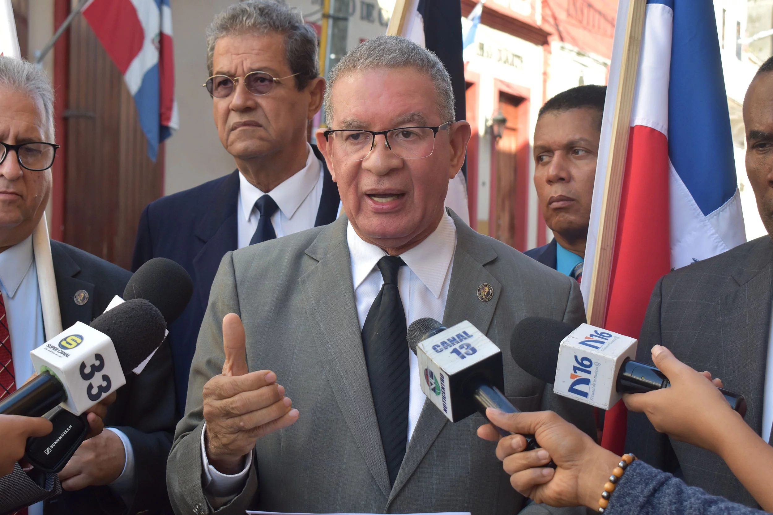 Foto 3, Wilson Gómez, presidente del Instituto Duartiano.