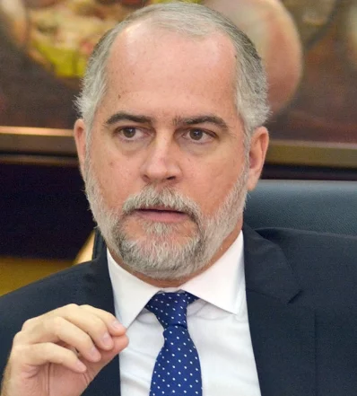 Alejandro Fernández, superintendente de Bancos.