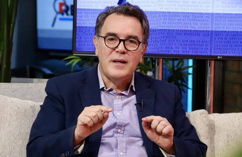 Jurista llamó  los cuatro principales líderes de enviar mensaje.