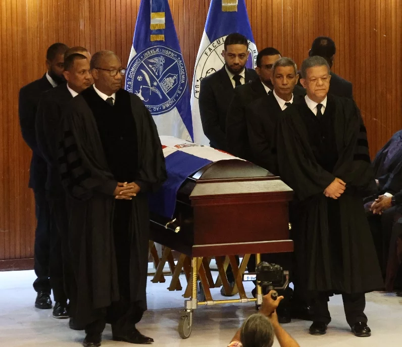 Almeyda Rancier  recibió honores en la UASD.   ARLENIs  CASTILLO