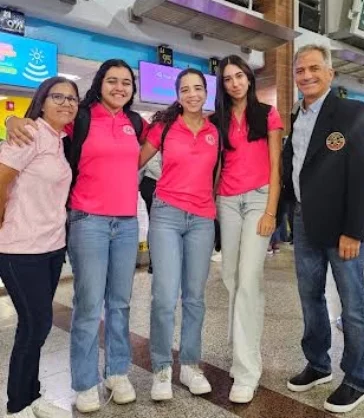 Integrantes de la selección femenina de golf de RD.