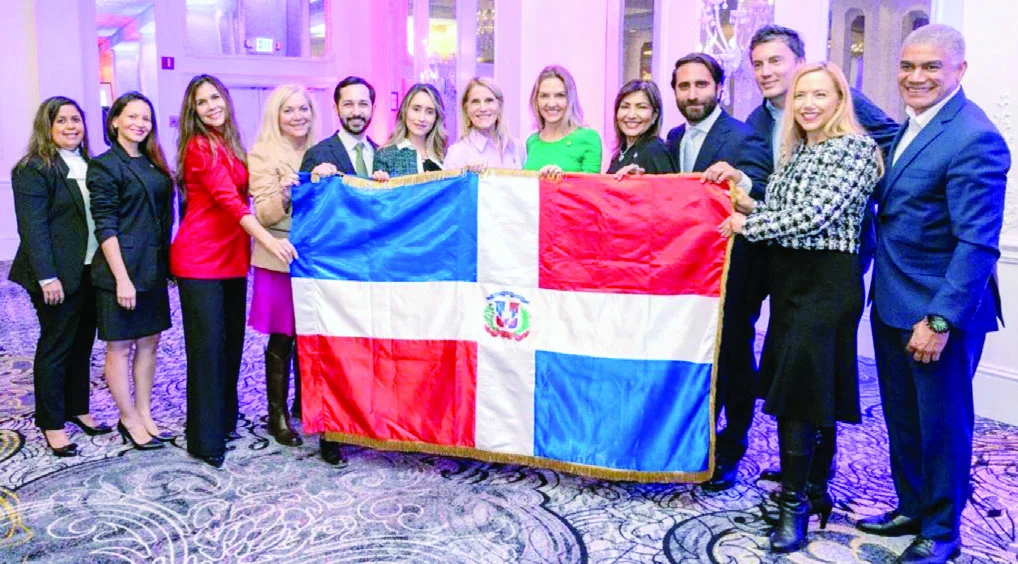 Los cónsules en Miami y Orlando, Geanilda Vásquez y Oli Matos, celebraron el Día de la Independencia con dominicanos en Florida.