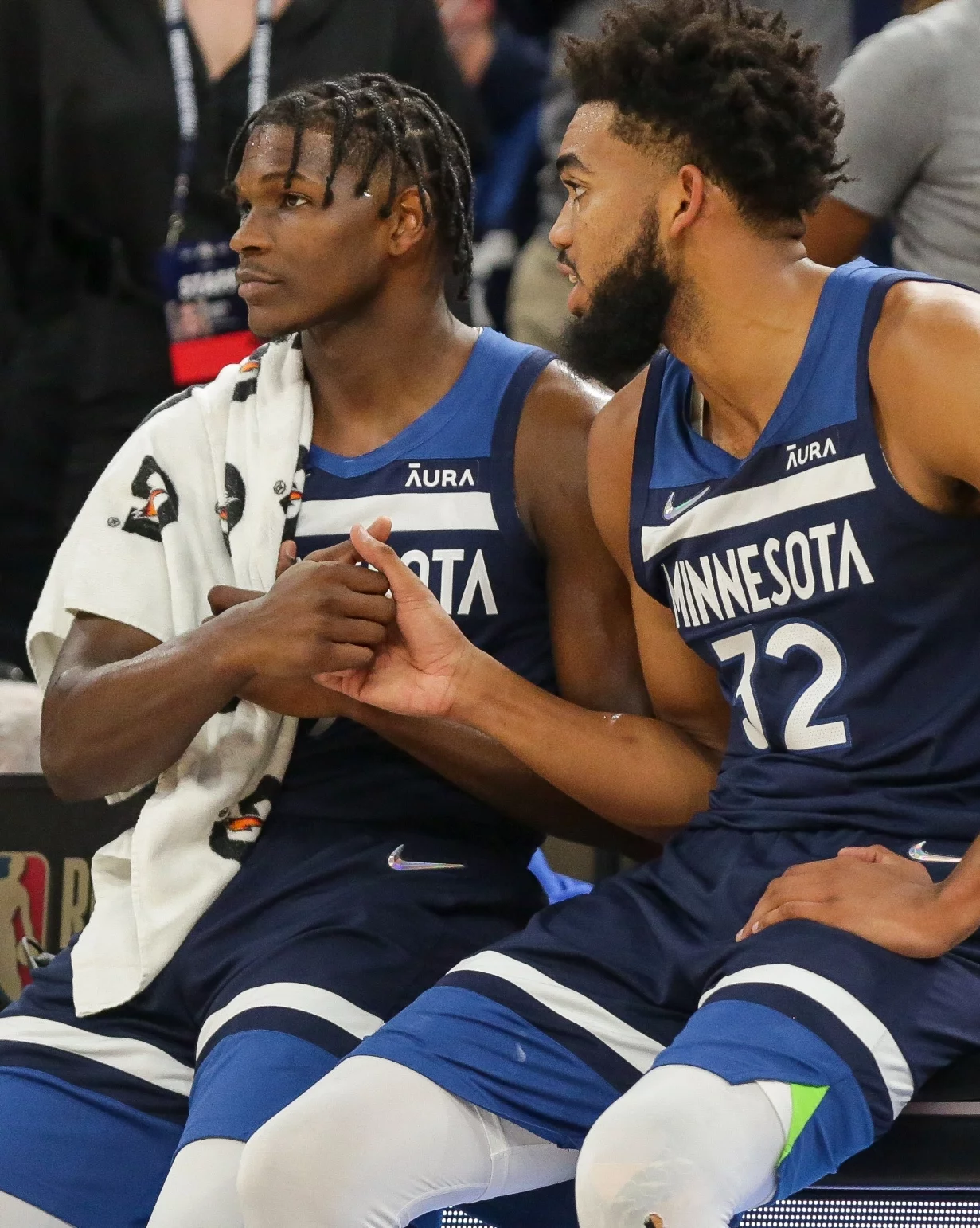 Karl-Anthony Towns y  Anthony Edwards las dos grandes figuras de    Timberwolves.  Archivo