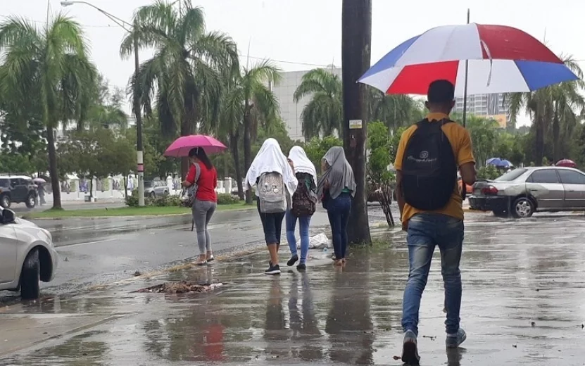 Lunes cargado de lluvias.