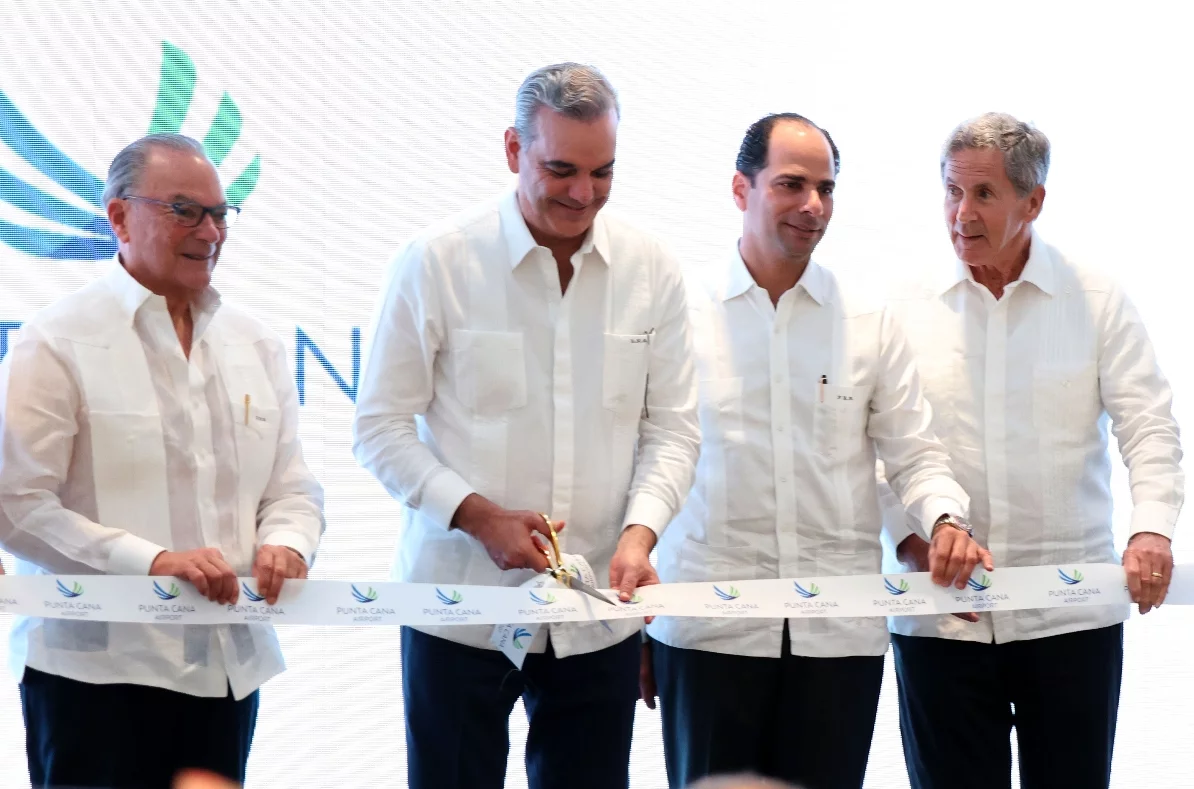 Frank Rainieri y el presidente Luis Abinader encabezaron la inauguración de la terminal.