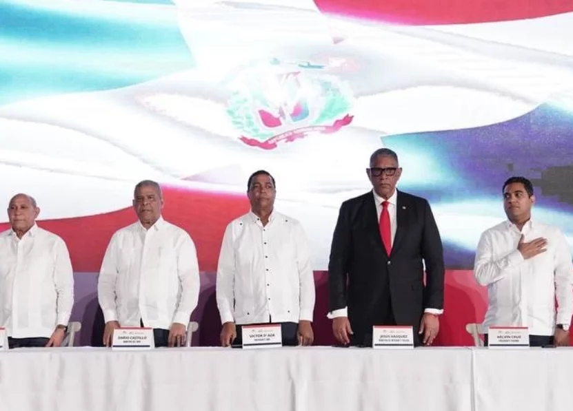 Representantes de entidades públicas asistieoron al acto.