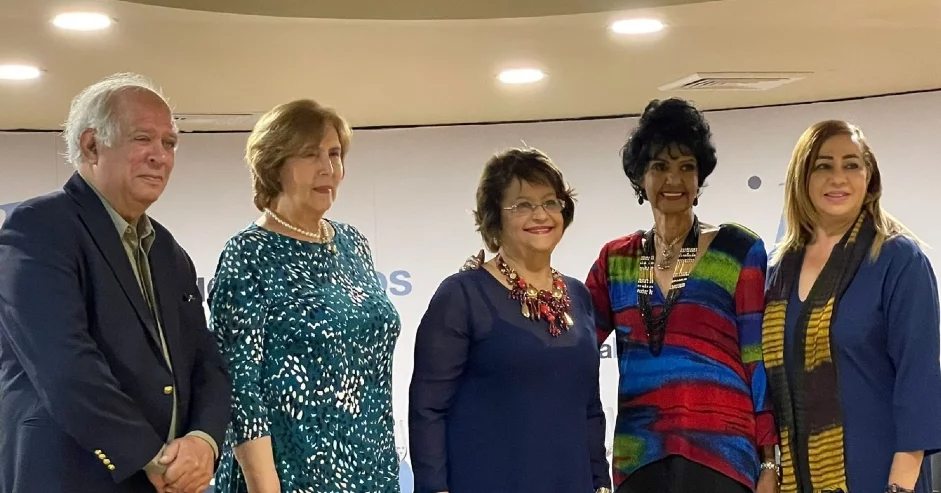 Wilfredo Lozano, Laura Faxas, Elsa Núñez, Julia Castillo y Verónica Sención.