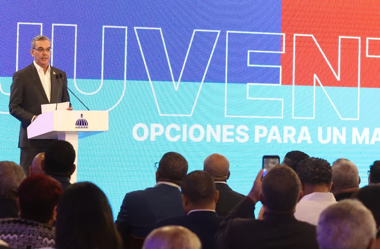 El presidente Luis Abinader expone sus consideraciones en LA Semanal. JosÉ Francisco