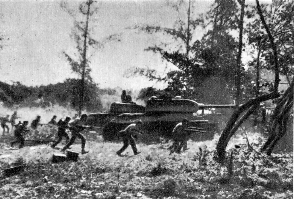 El 19 de abril de 1961, las tropas cubanas derrotan a un ejército de más de 1.300 mercenarios y exiliados anticastristas que pretendían invadir Playa Girón y Playa Larga (Bahía de Cochinos).
