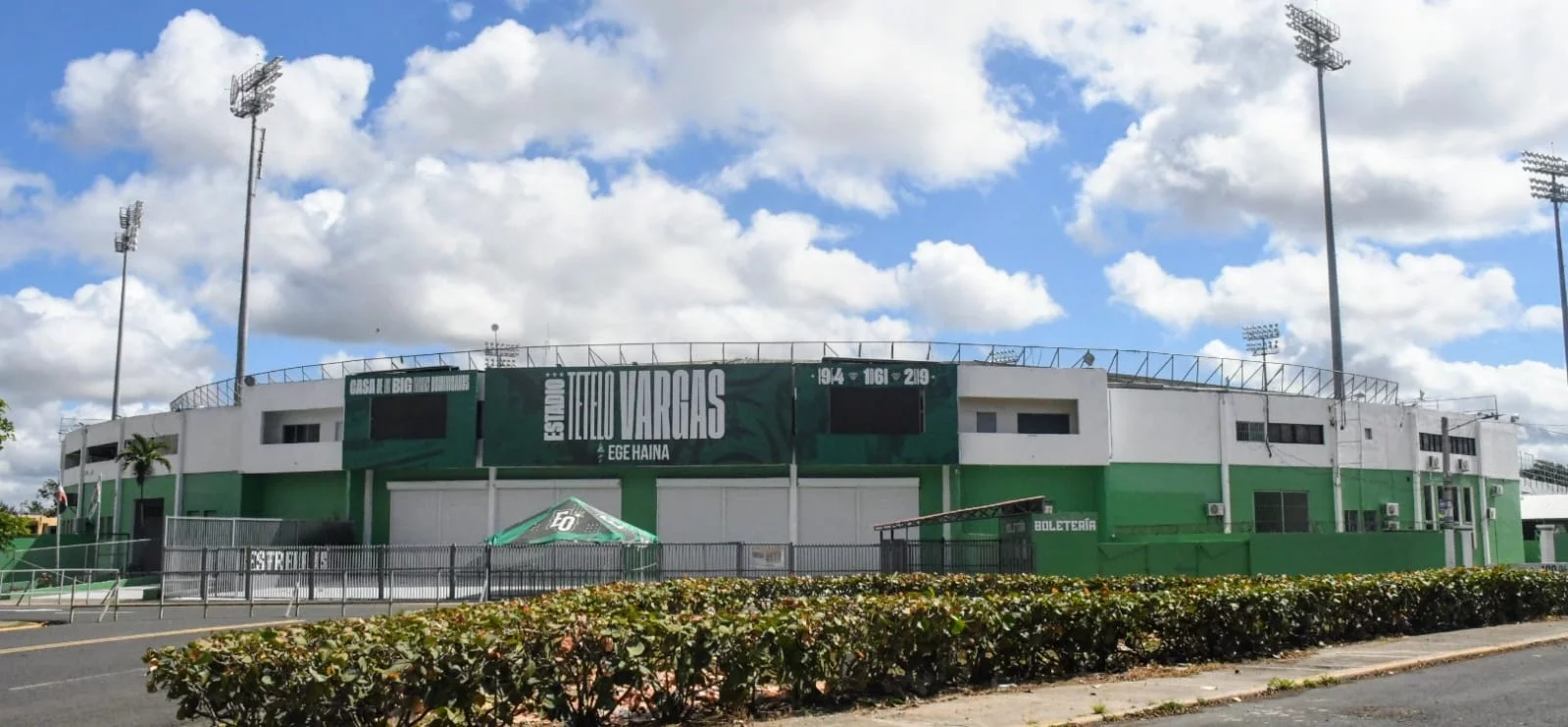 FACHADA TETELO VARGAS
