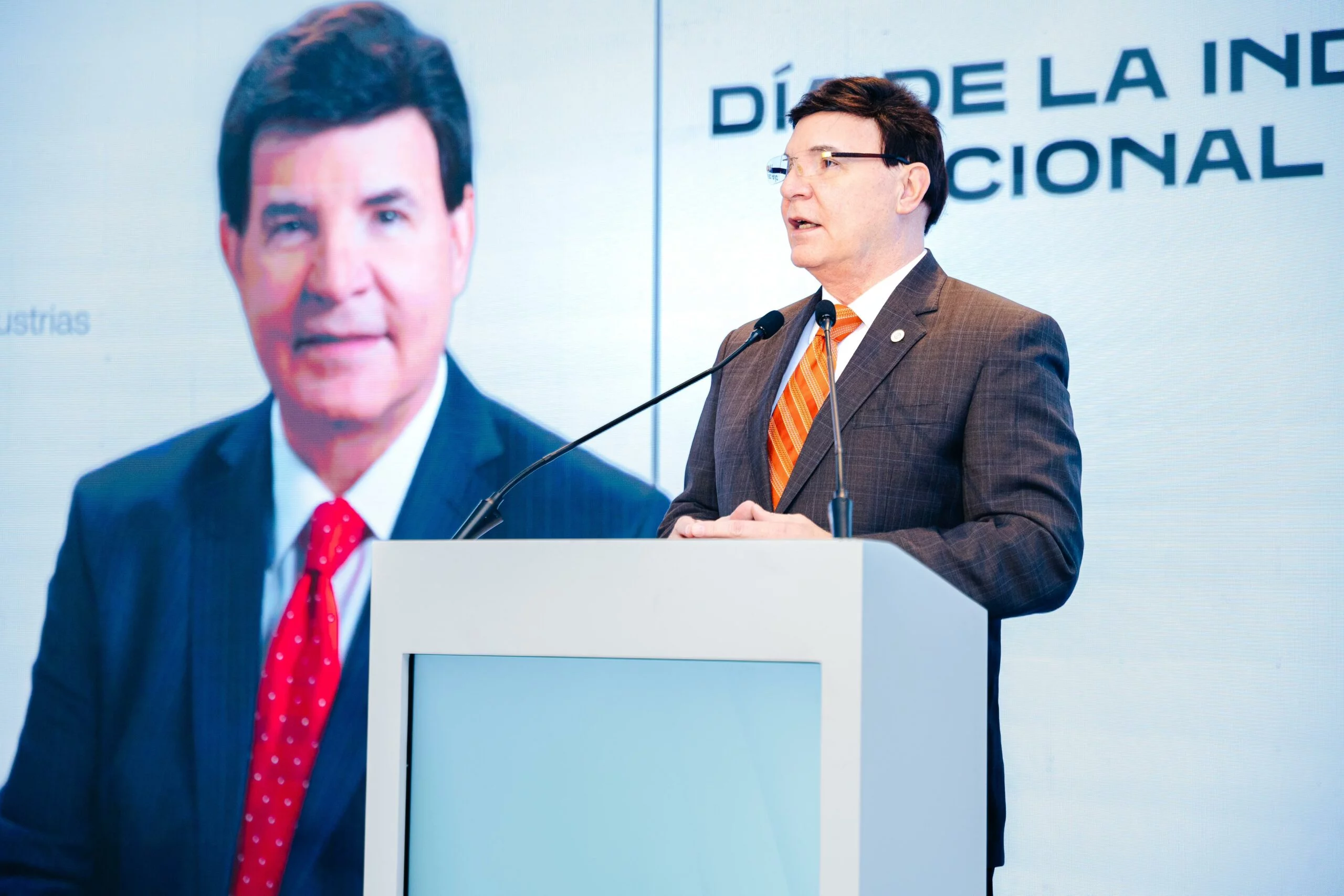 Julio Virgilio Brache, presidente de la Asociación de Industrias de la República Dominicana (AIRD) – abril 2024