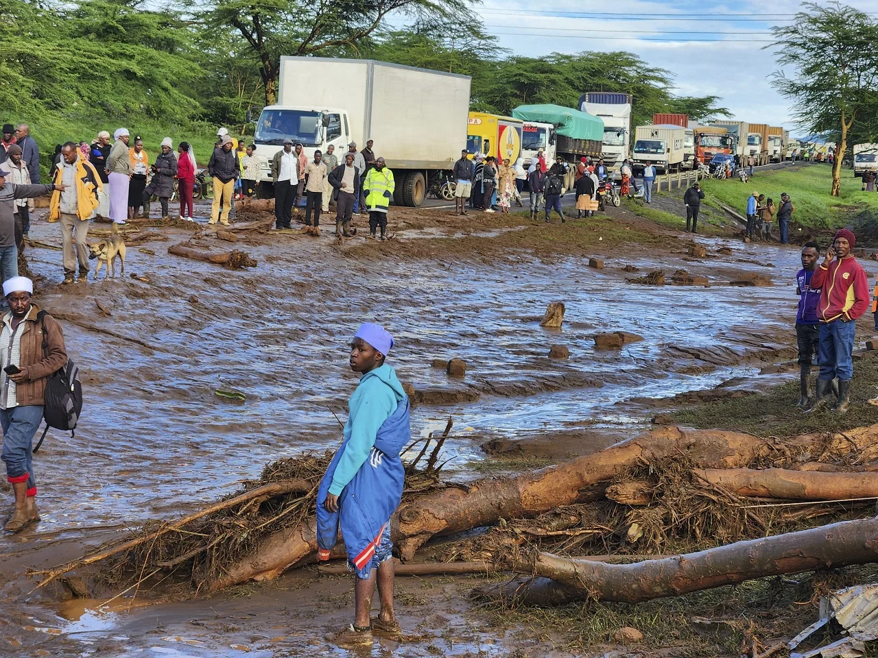 KENIA-PRESA DERRUMBADA